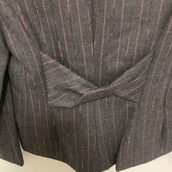 Krizia Poi Wool Jacket with Velvet Color Gray with magenta pin stripe. Size 40. - Picture 2 of 10